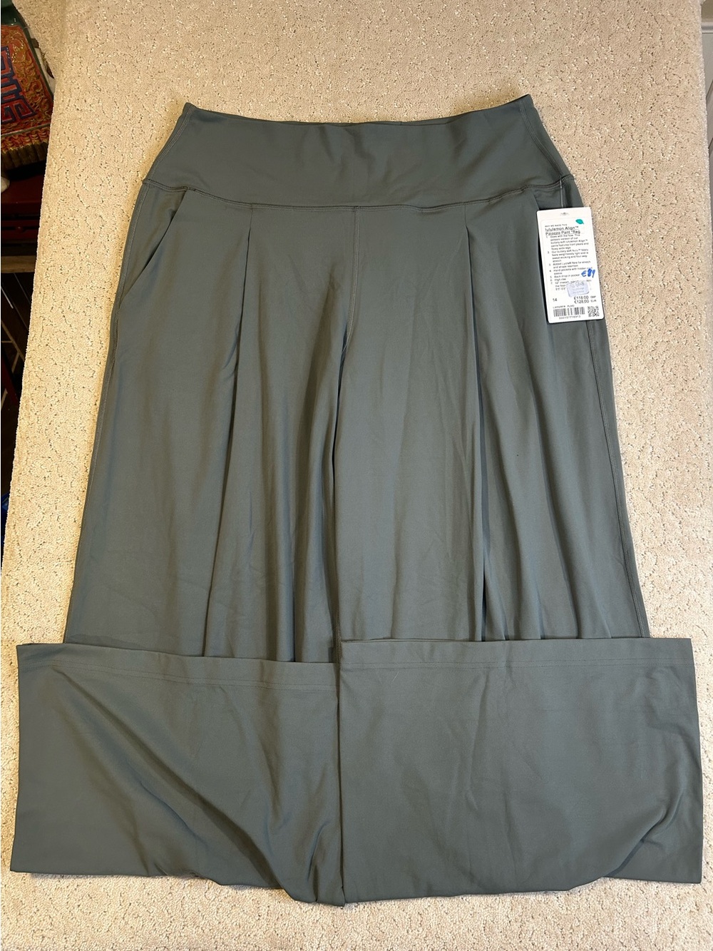 NWT (European) Lululemon Align™ Palazzo Pant Regular PLMD 32 Inseam Size 14